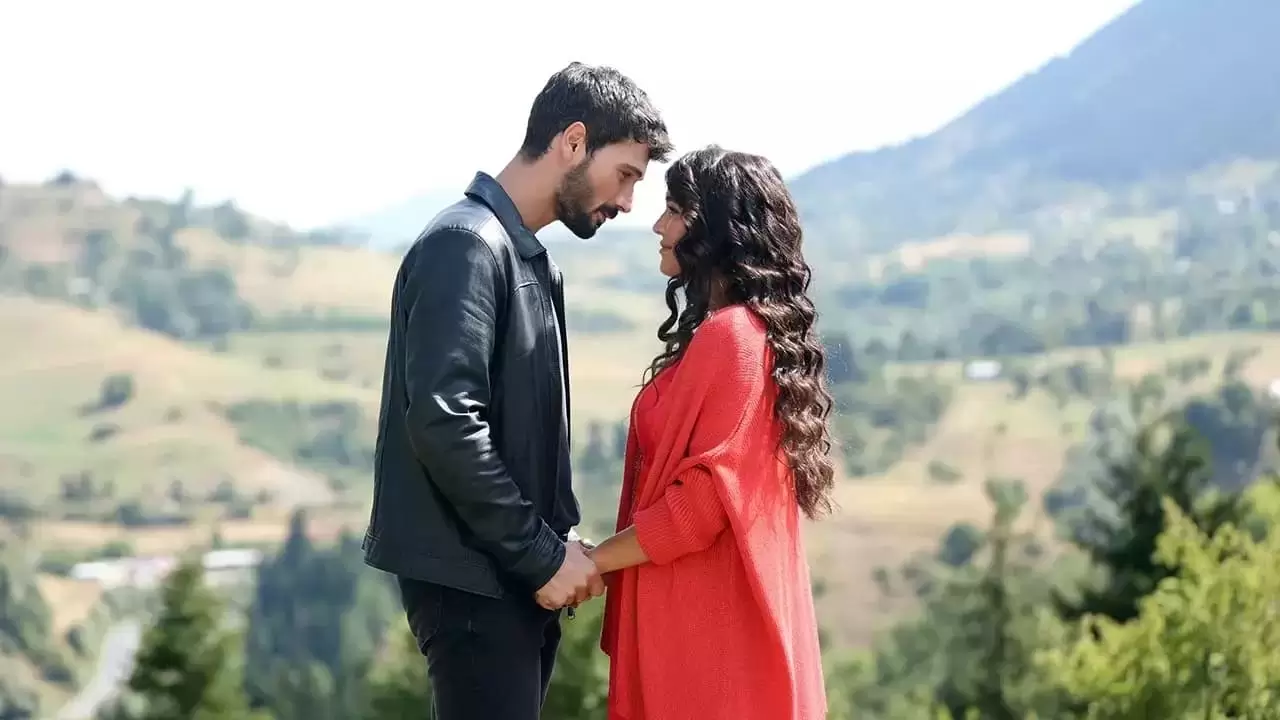 Hudutsuz Sevda Backdrop