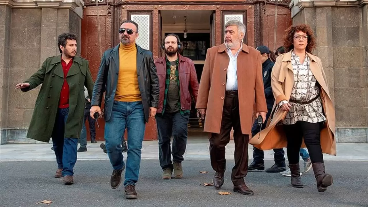 Cinayet Süsü Backdrop