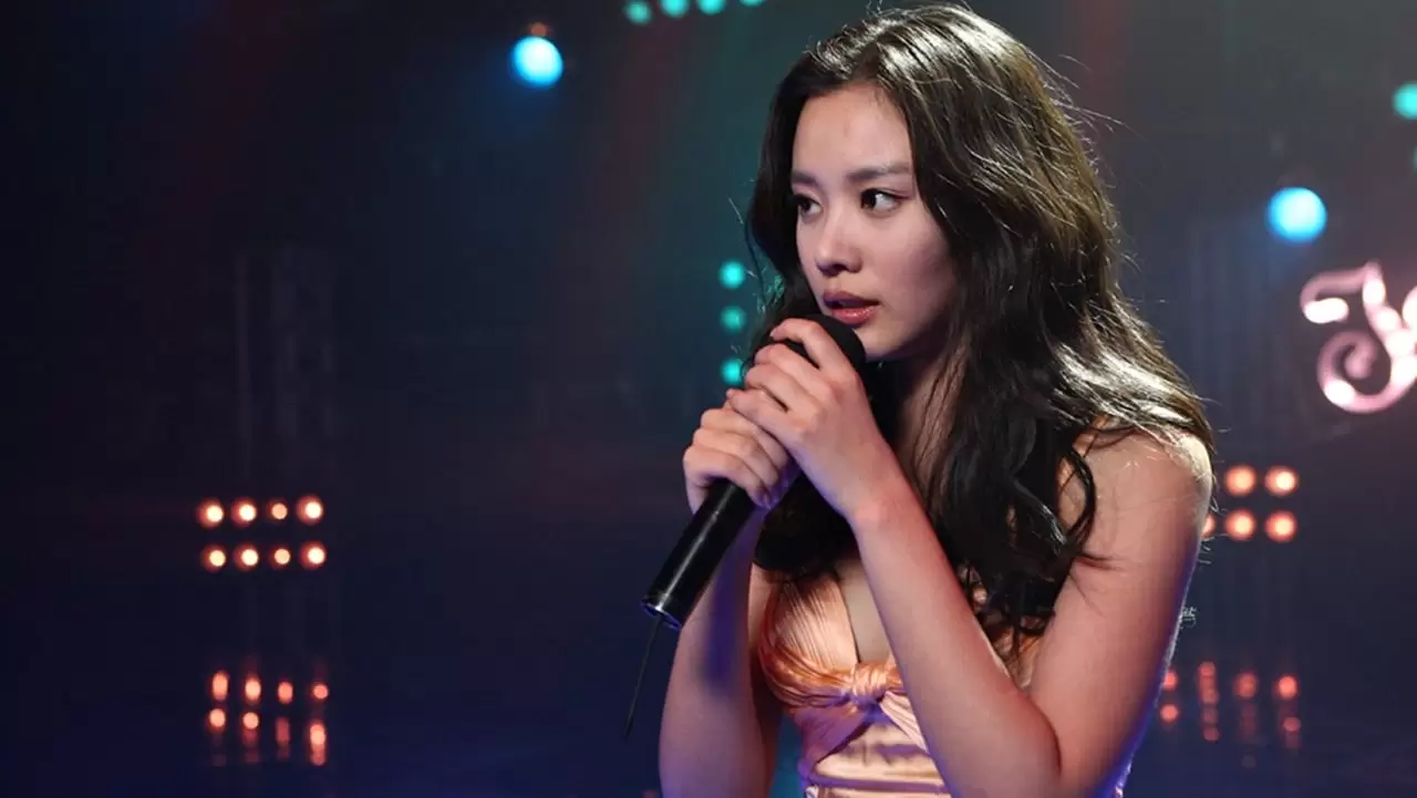 200 Pounds Beauty Backdrop
