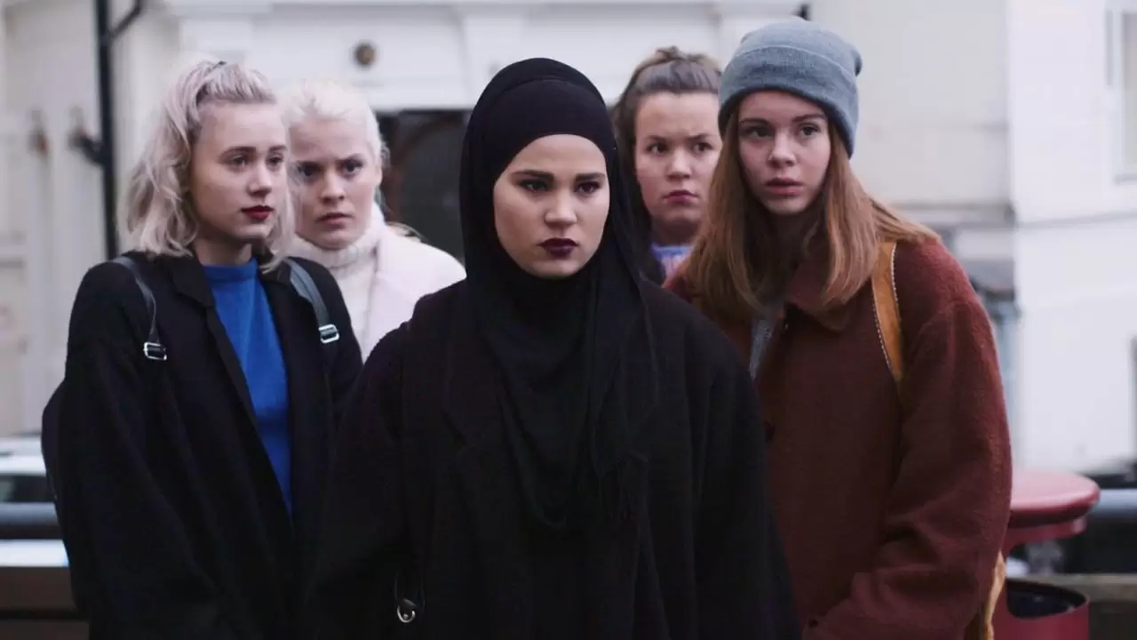 Skam Backdrop